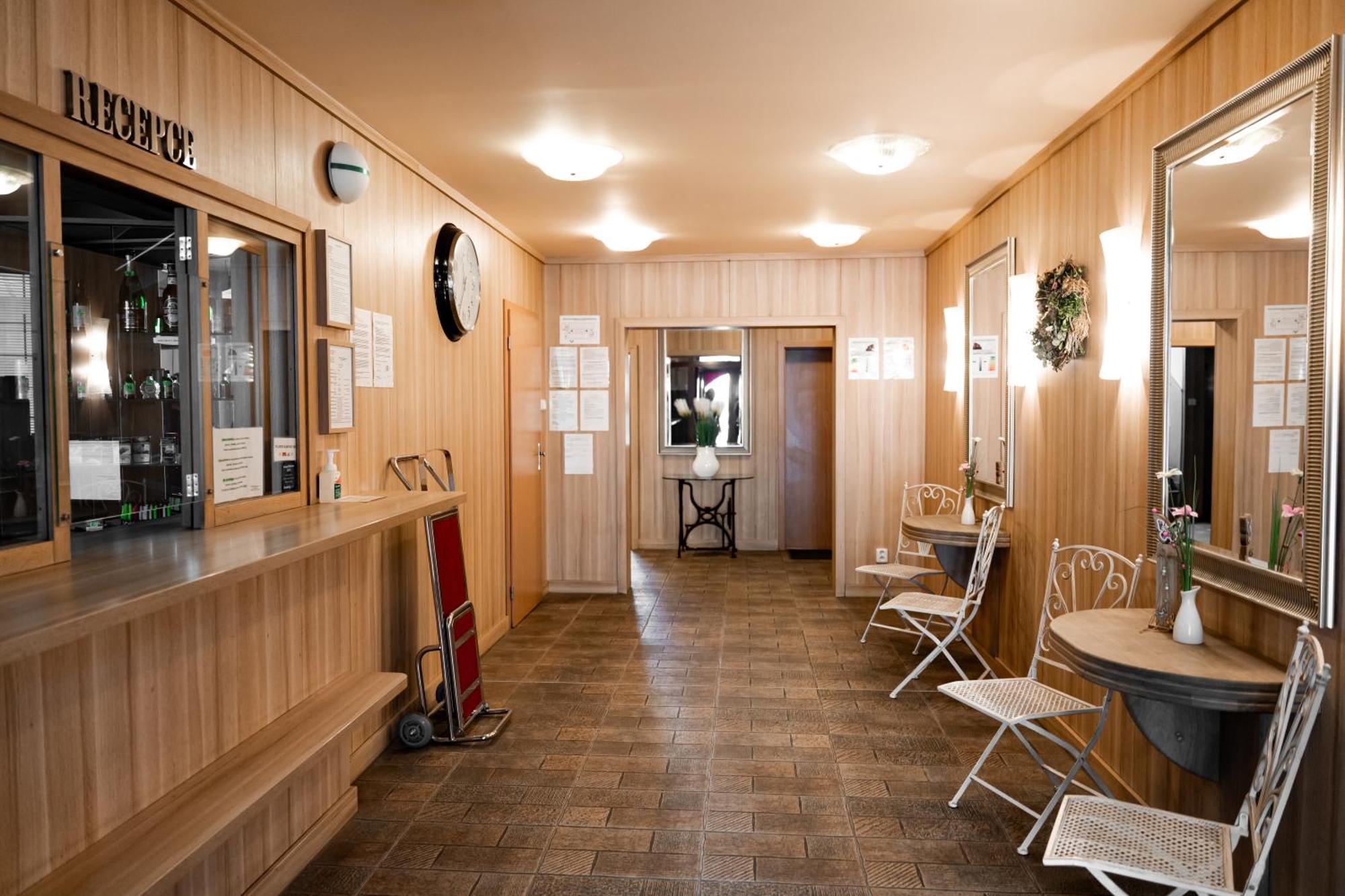 Hotel Cementar フラニツェ エクステリア 写真